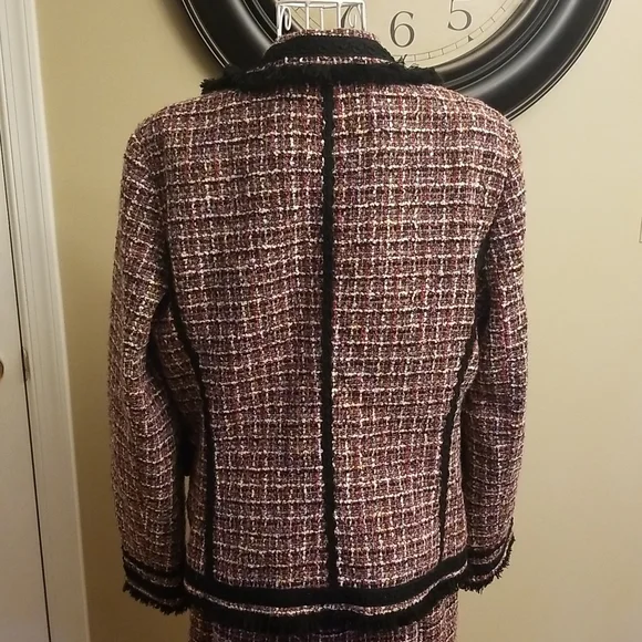 COMPLETELY CONFIDENT ❣️Lady's Image Delaware Tweed Suit, blazer and skirt - Picture 6 of 12